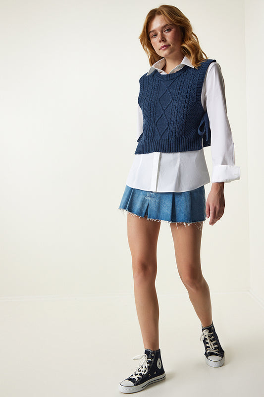 Happiness İstanbul Women's Navy Blue Motif Tie-Up Crop Knit Suede Women