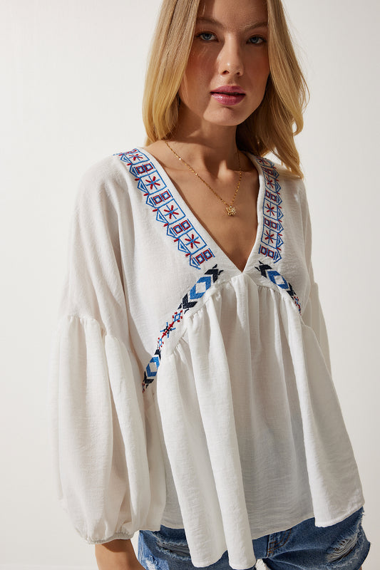 Happiness İstanbul Women's Ecru Deep V-Neck Flounce Embroidered Linen Blouse Women