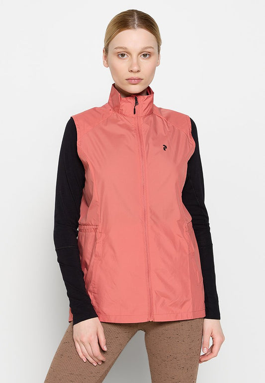 Peak Performance W Wind Vest Salmon (ZZO2JWV02-J00) Women