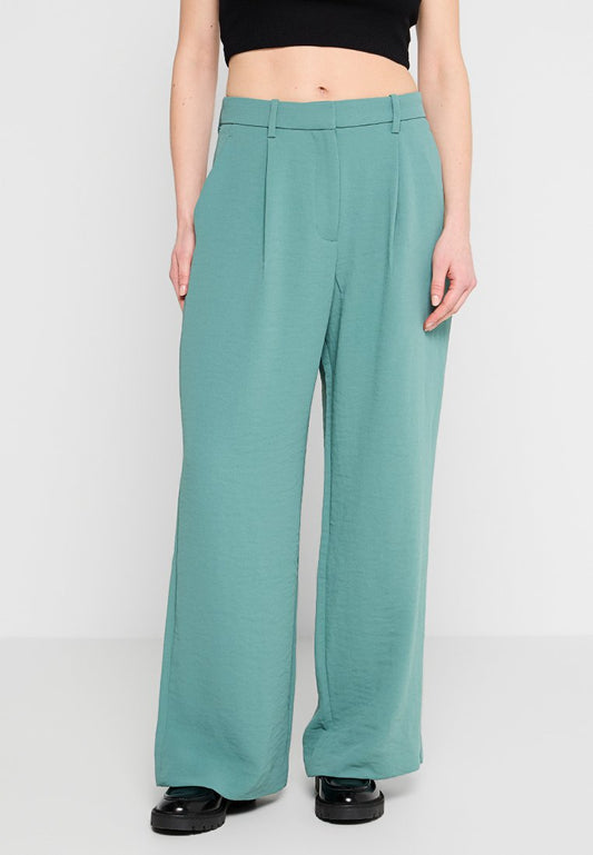Abercrombie & Fitch Trousers & Pants Green (ZZO2V84BH-M00) Women
