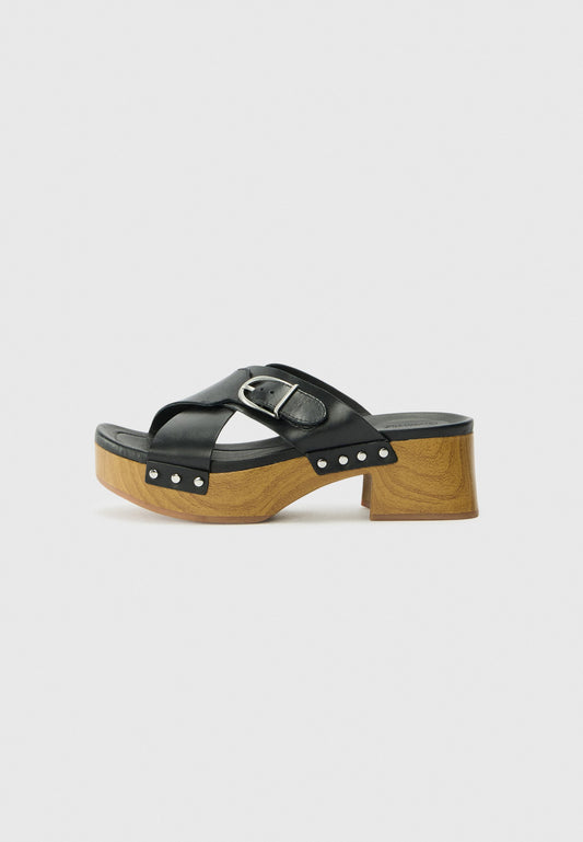 Clarks Sivanne Walk Black (ZZO30J671-Q00) Women